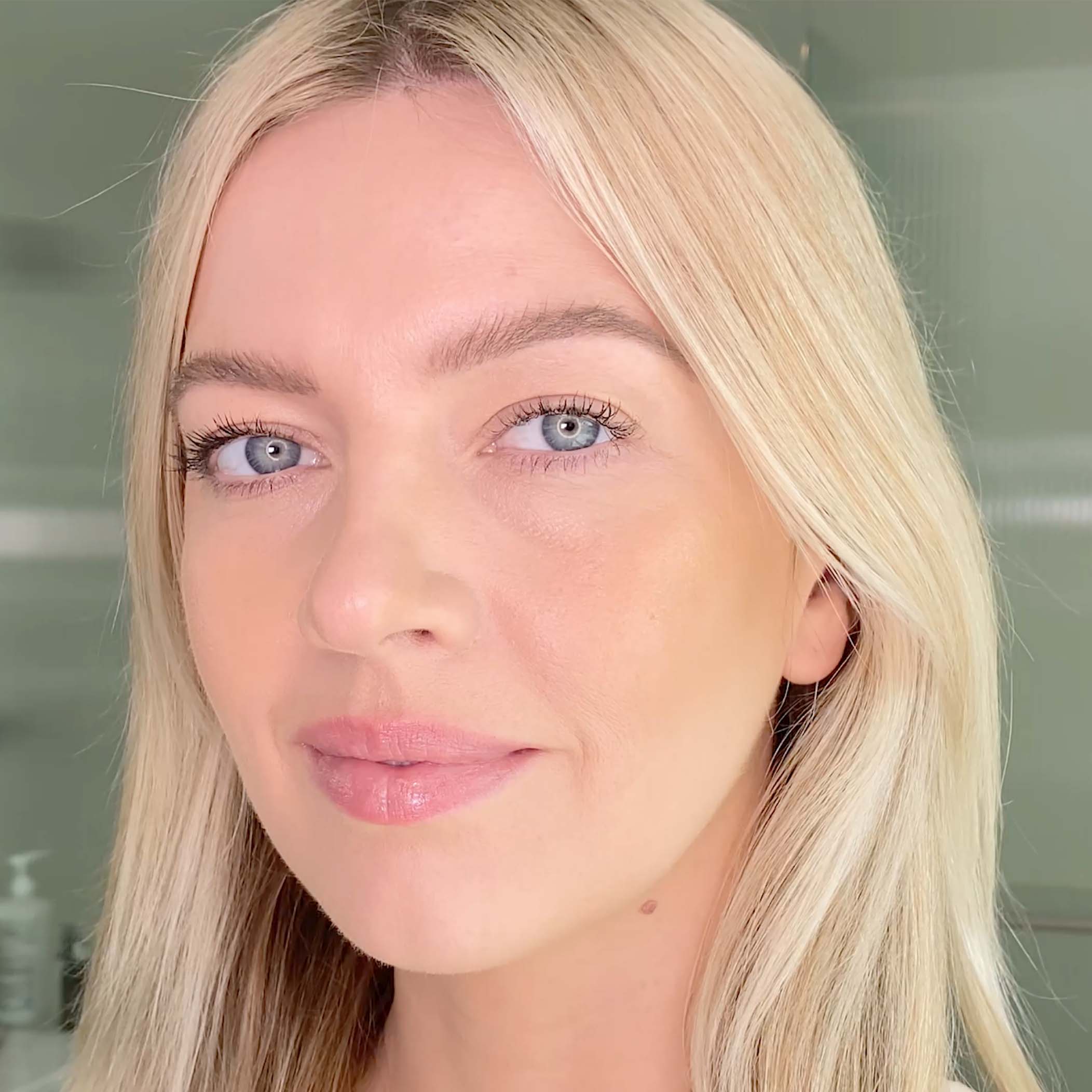 Flawless Finish Skincaring Foundation - Image 47